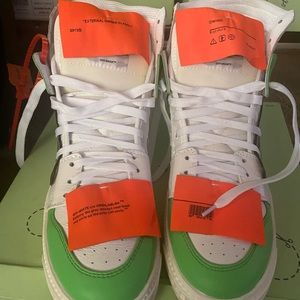 Rare!! Authentic!!!! Brand new Off white 3.0 off courts